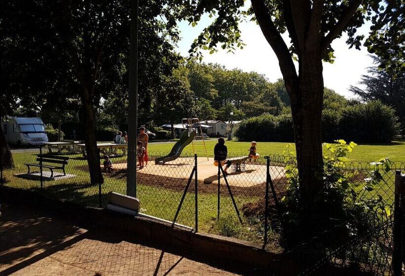 هتل Camping Moulin Du Roy