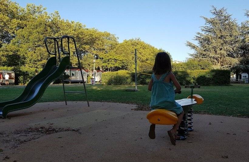 هتل Camping Moulin Du Roy