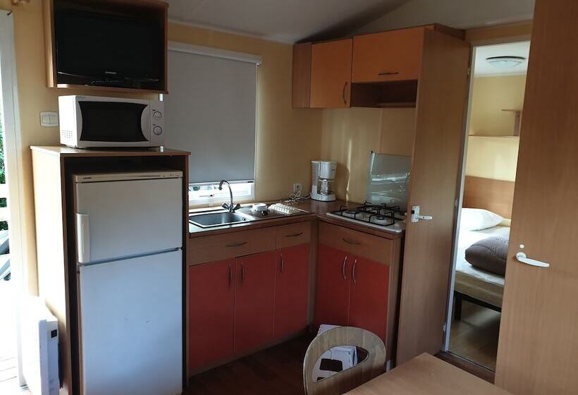 هتل Camping Moulin Du Roy