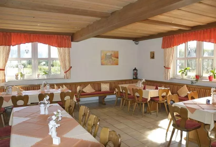 Hotelli Und Gaststätte Zum Grünen Baum