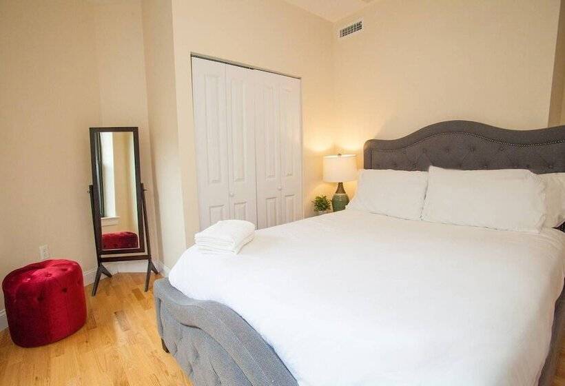 New 4 Bed 2 Full Bath Condo Near Back Bay