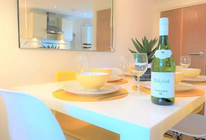 Seaside Cottage With Parking