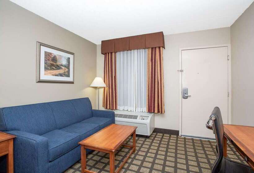 בית מלון כפרי Baymont By Wyndham Hays