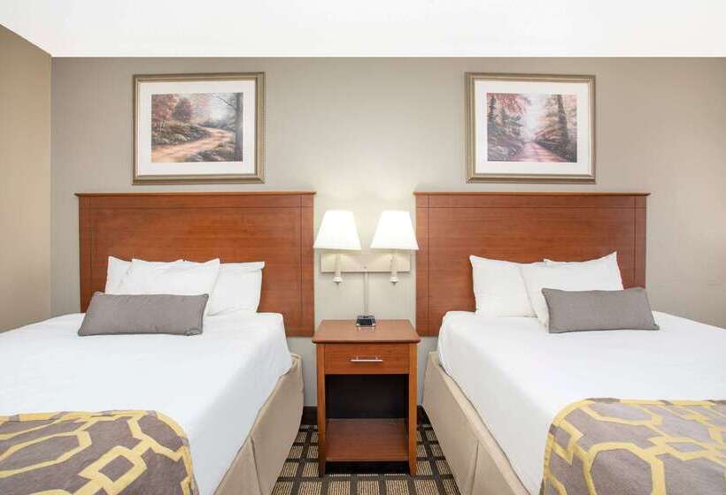 בית מלון כפרי Baymont By Wyndham Hays