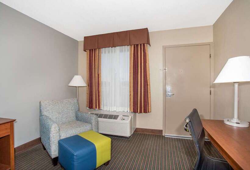 בית מלון כפרי Baymont By Wyndham Hays