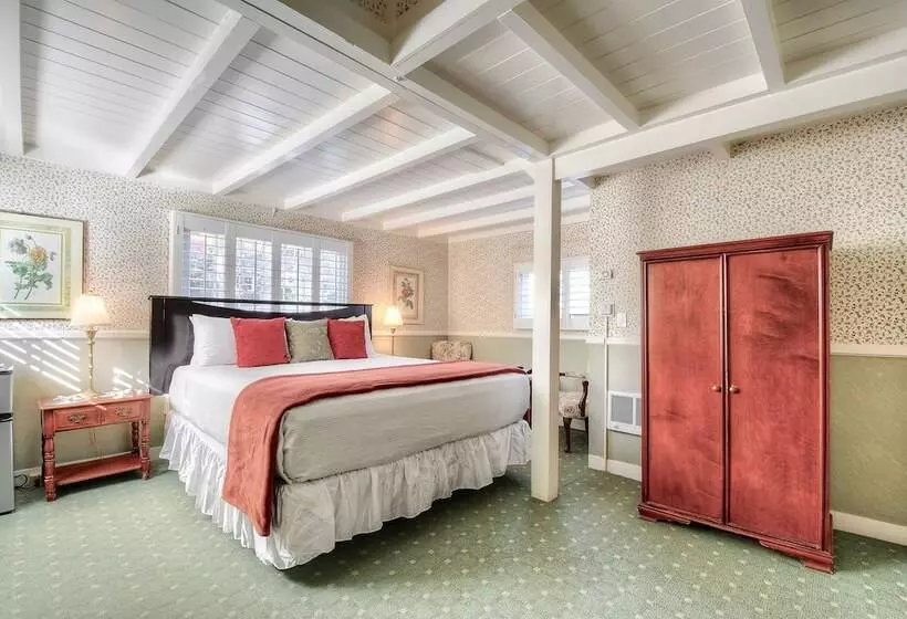 هتل Carmel Green Lantern Inn