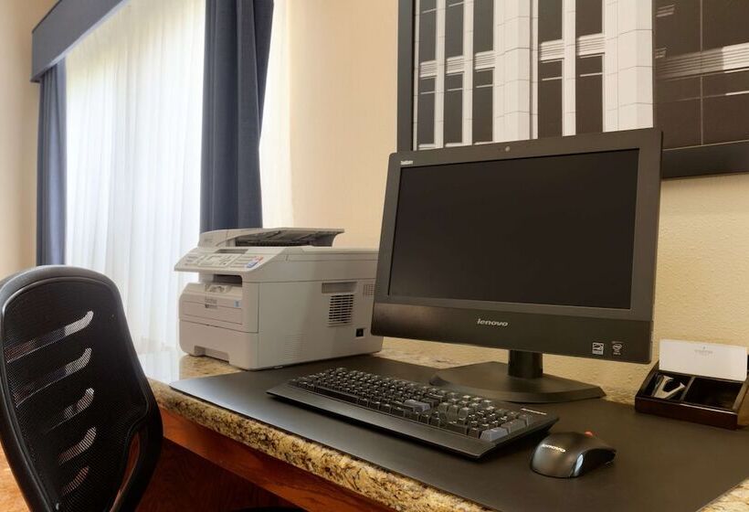 هتل Spark By Hilton South East Corpus Christi