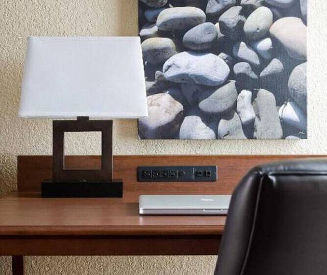 هتل Spark By Hilton South East Corpus Christi