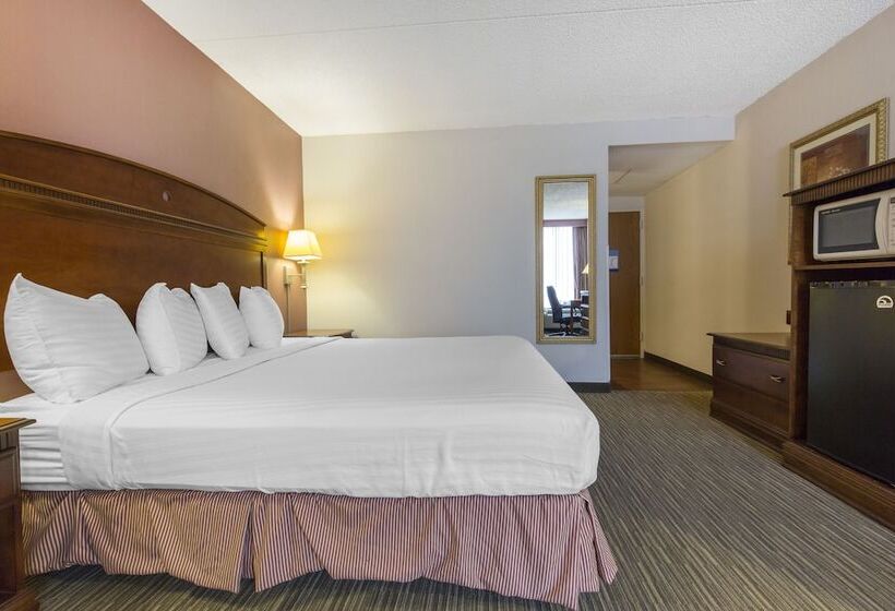 Greenstay Hotel & Suites Central