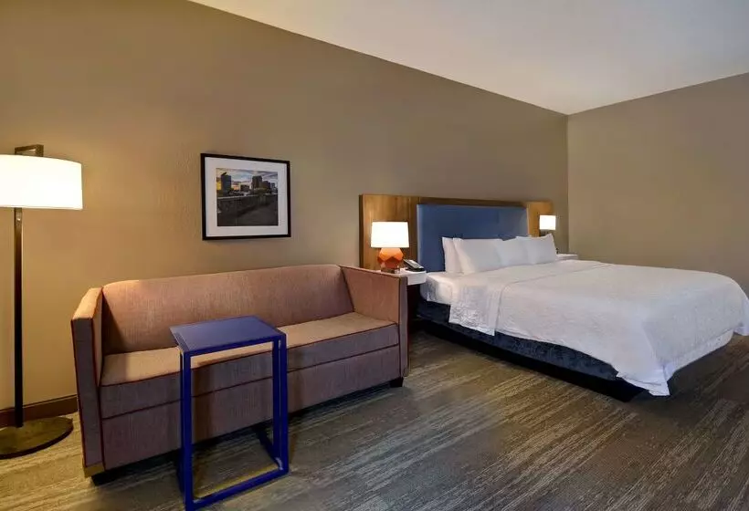 Отель Hampton Inn Birminghamcolonnade 280