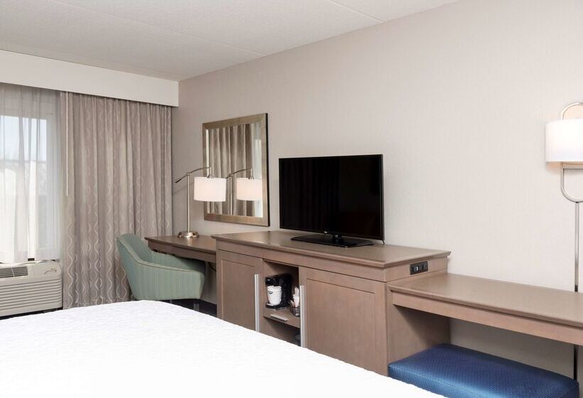 هتل Hampton Inn Bloomington
