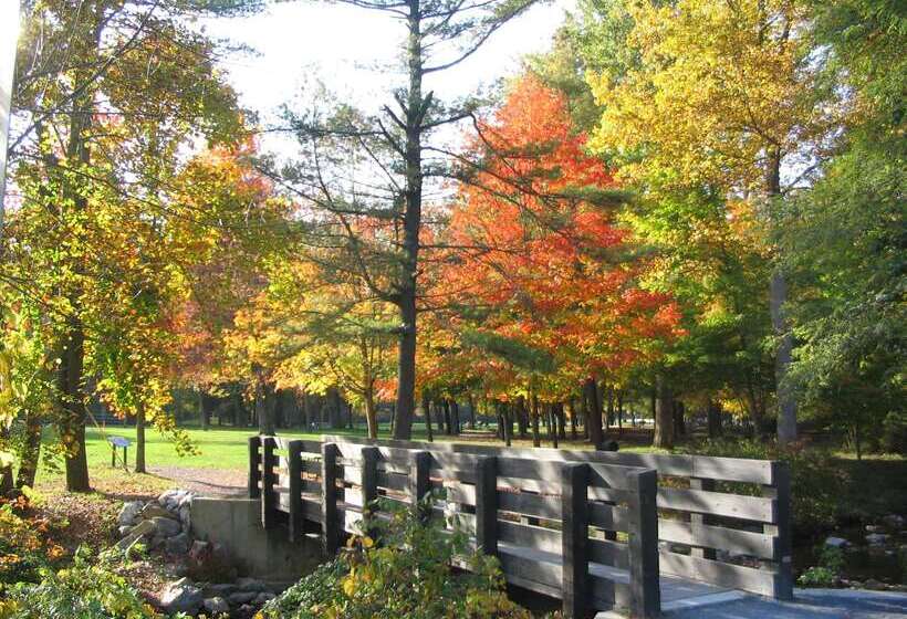 Отель Hampton Inn Chambersburg