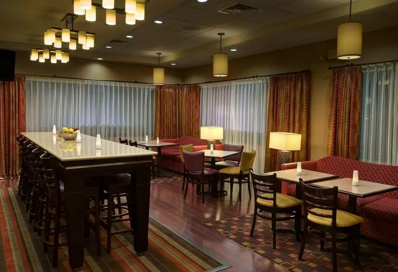 Отель Hampton Inn Chambersburg
