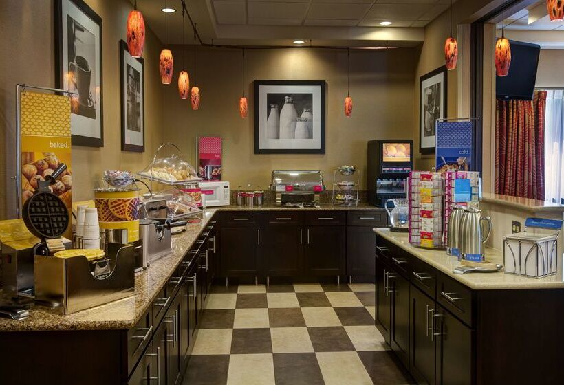 Отель Hampton Inn Chambersburg