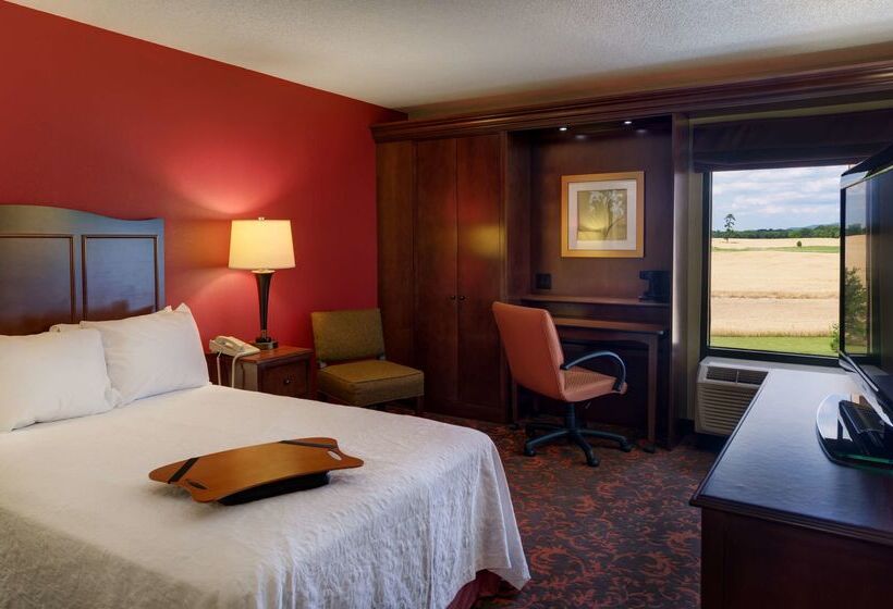 Отель Hampton Inn Chambersburg