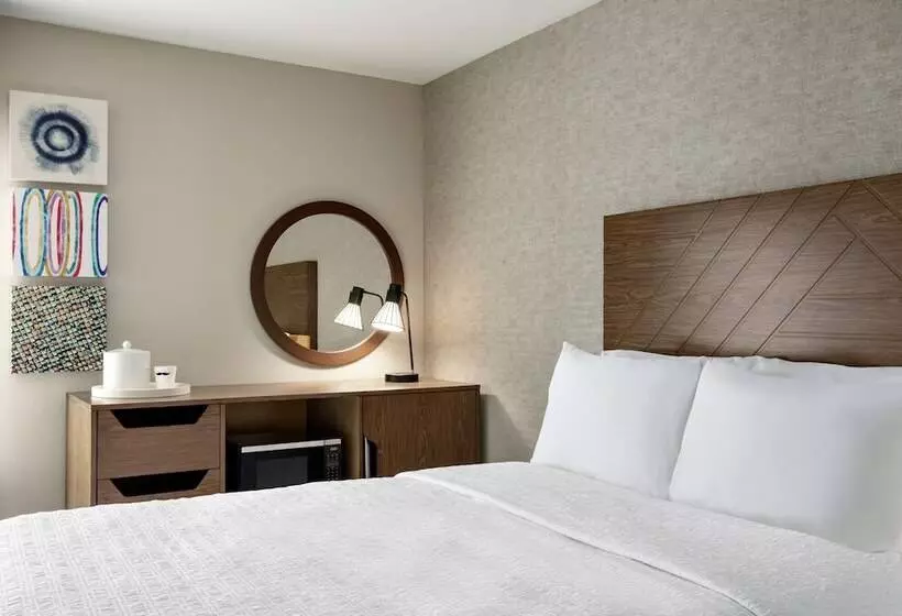 هتل Hampton Inn Kansas City Airport