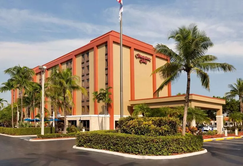 Отель Hampton Inn Miamiairport West