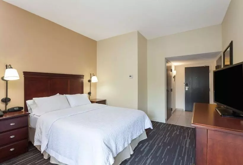 Отель Hampton Inn Somerset