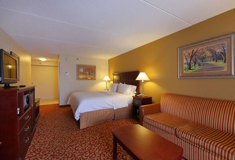هتل Hampton Inn & Suites Charlottesvilleat The University