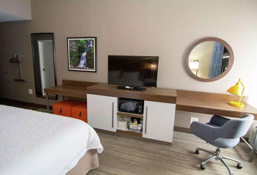 Отель Hampton Inn Summersville