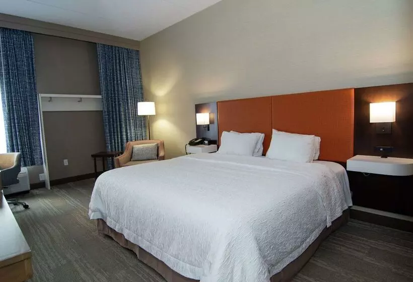 Отель Hampton Inn Summersville