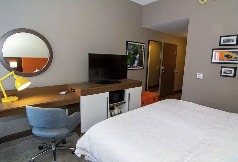 Отель Hampton Inn Summersville