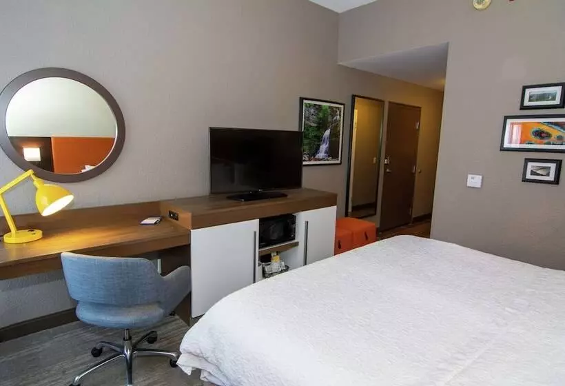 Отель Hampton Inn Summersville