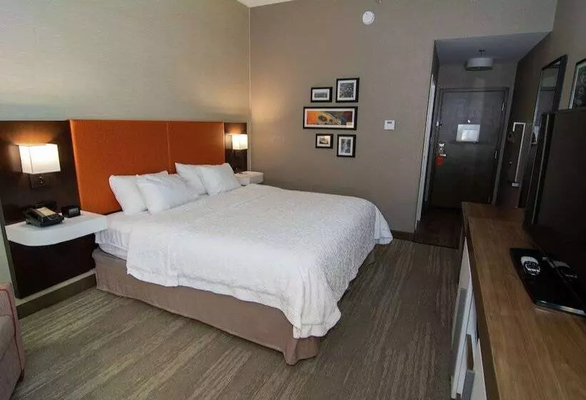 Отель Hampton Inn Summersville