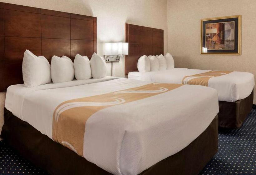 فندق Quality Inn Auburn Hills   Detroit North
