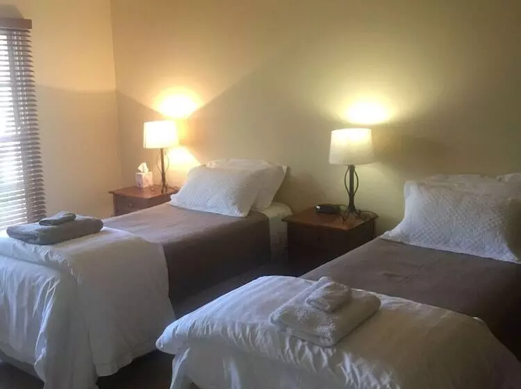 Byronsvale Vineyard And Accommodation