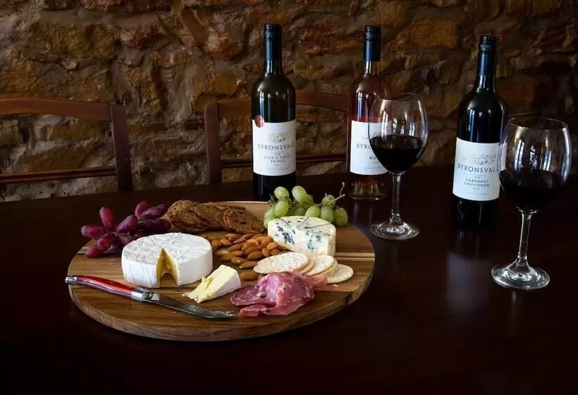 Byronsvale Vineyard And Accommodation
