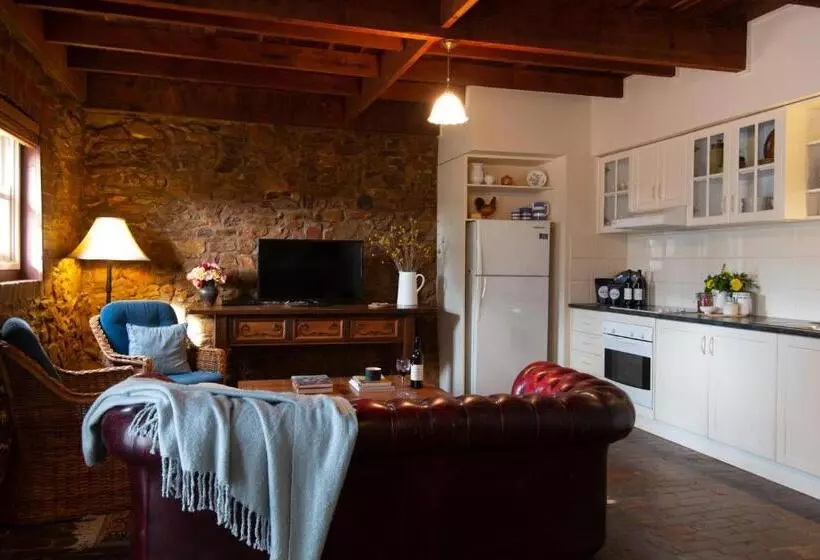 Byronsvale Vineyard And Accommodation