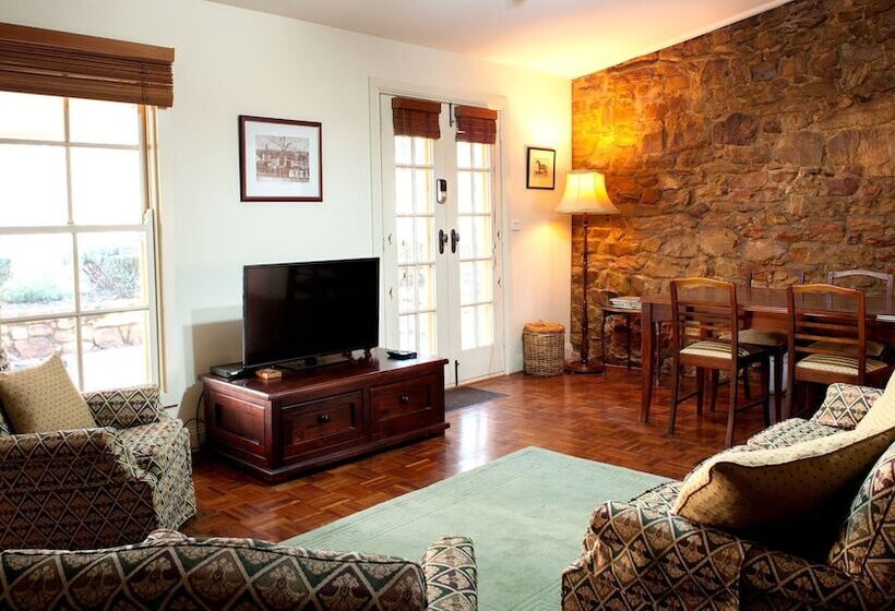 Byronsvale Vineyard And Accommodation