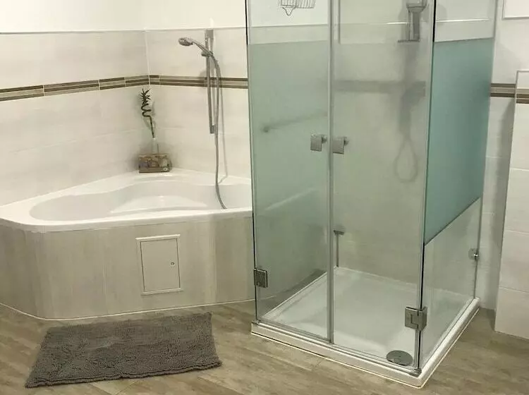 Ferienwohnungen Akh Home