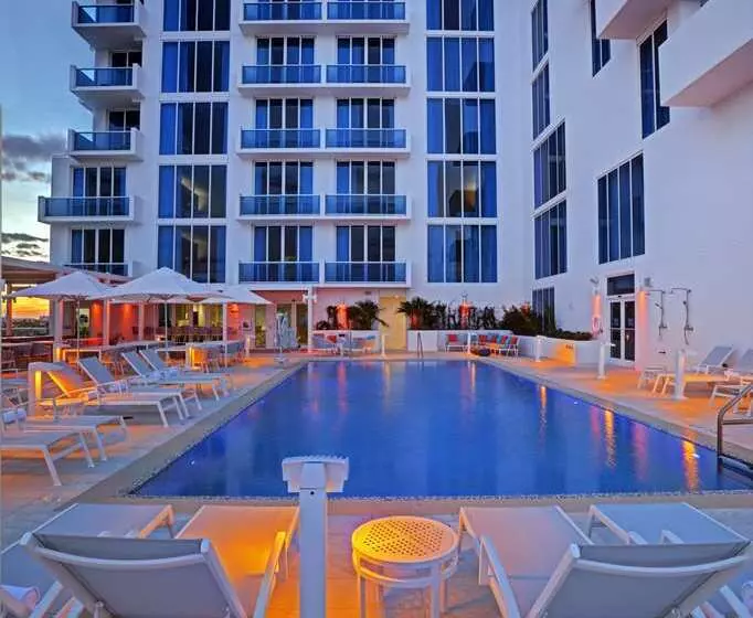 בית מלון כפרי Maren Fort Lauderdale Beach, Curio Collection By Hilton