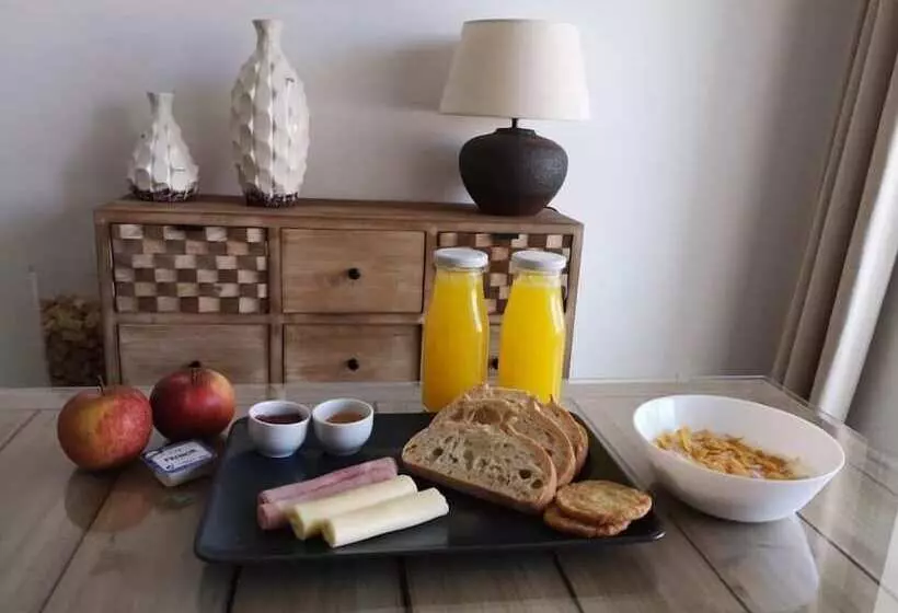 پانسیون Guilhim Guest House