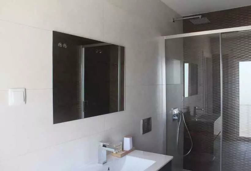 پانسیون Guilhim Guest House