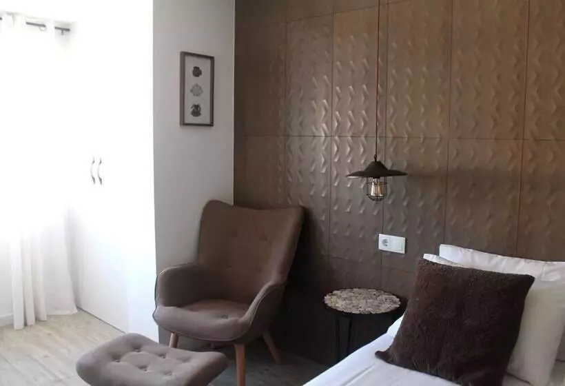 پانسیون Guilhim Guest House