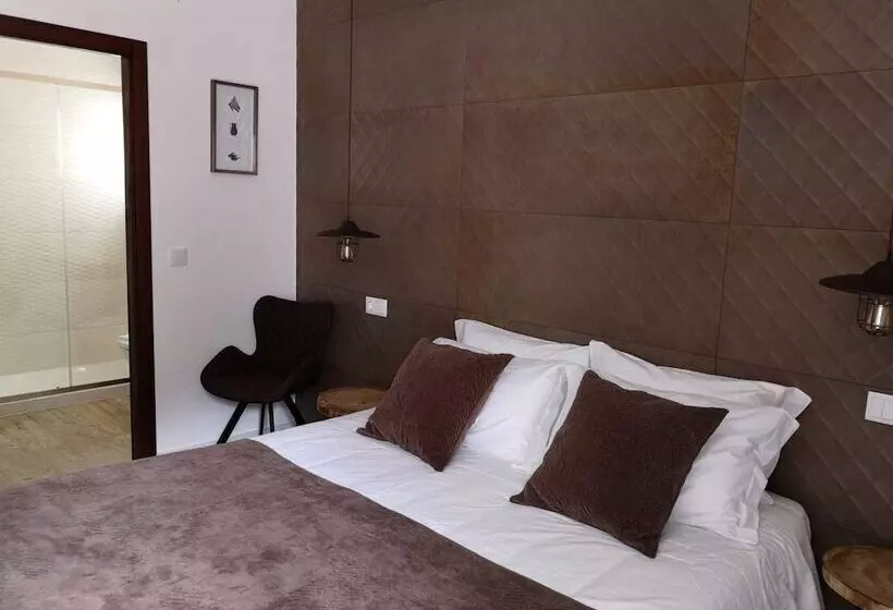 پانسیون Guilhim Guest House