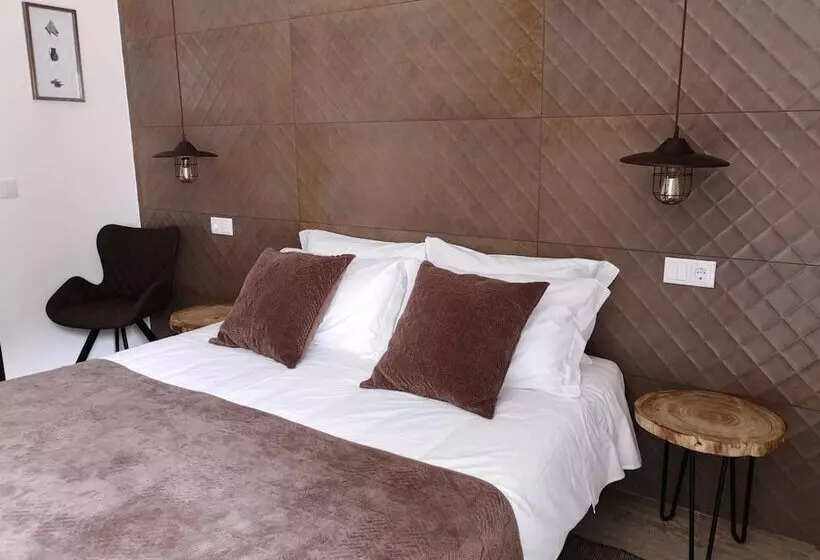 پانسیون Guilhim Guest House