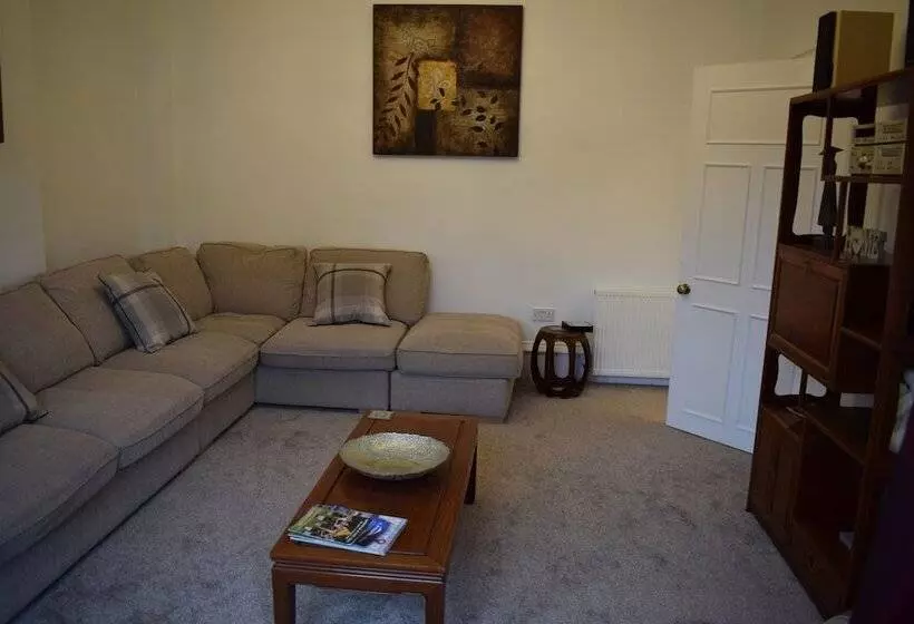 Majatalo Woodlyn Guest House