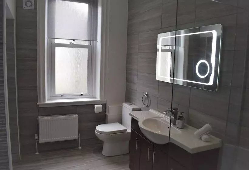 Majatalo Woodlyn Guest House