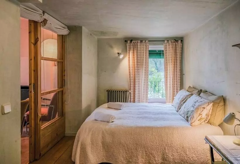 Rectoría De Castellar De La Muntanya