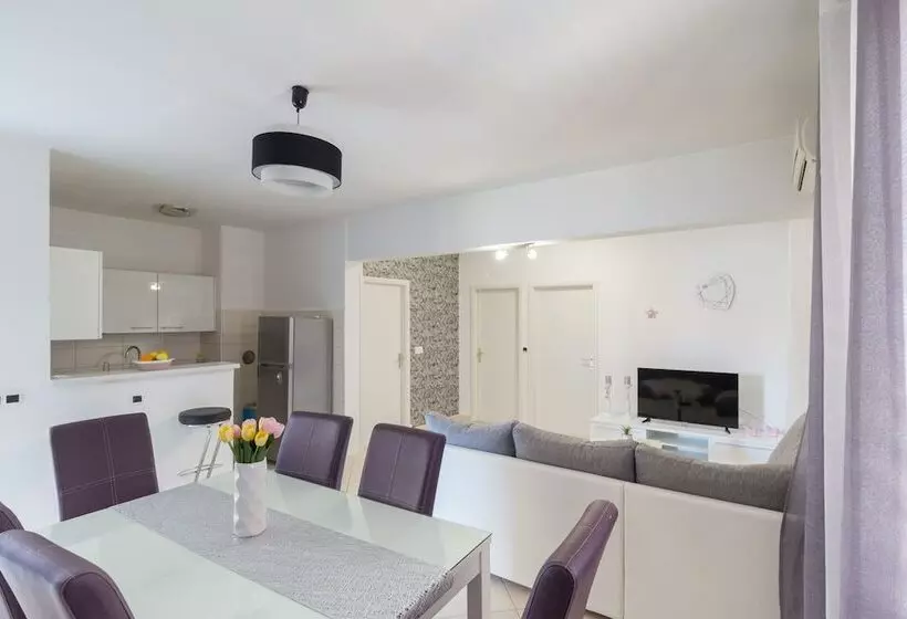 Beautiful Apartment Petra