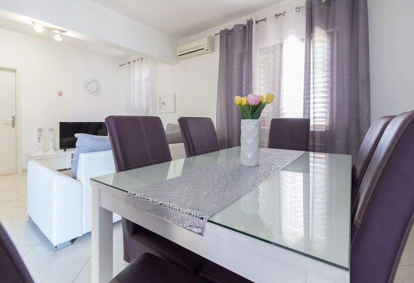 Beautiful Apartment Petra