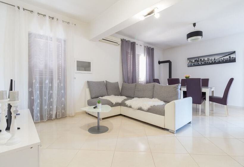 Beautiful Apartment Petra