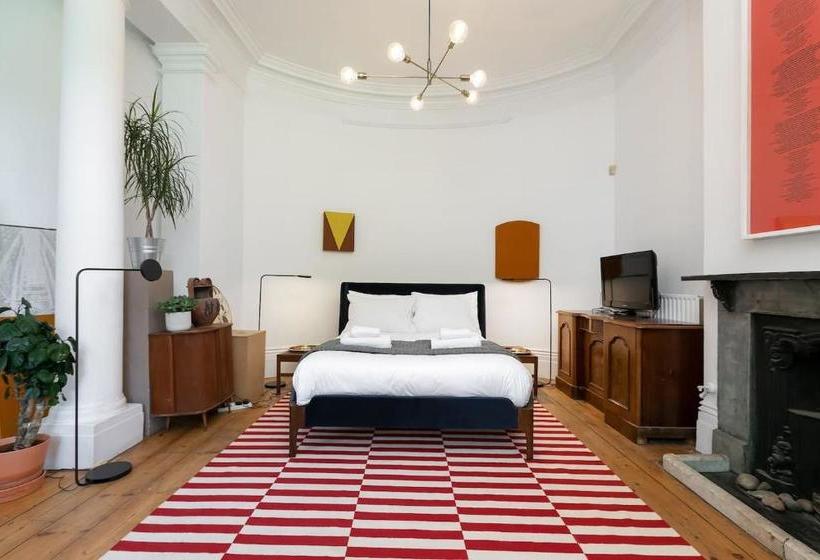 Fantastically Unique House For 3 With Large Garden