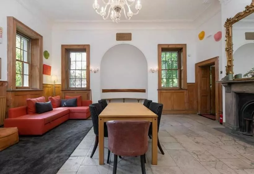 Fantastically Unique House For 3 With Large Garden