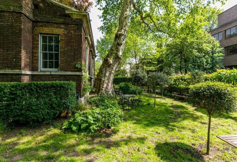 Fantastically Unique House For 3 With Large Garden