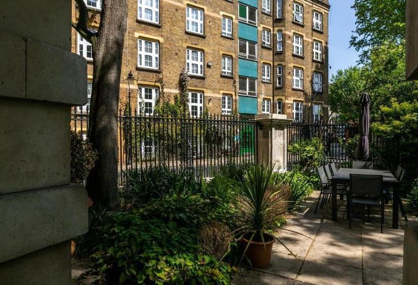 Fantastically Unique House For 3 With Large Garden